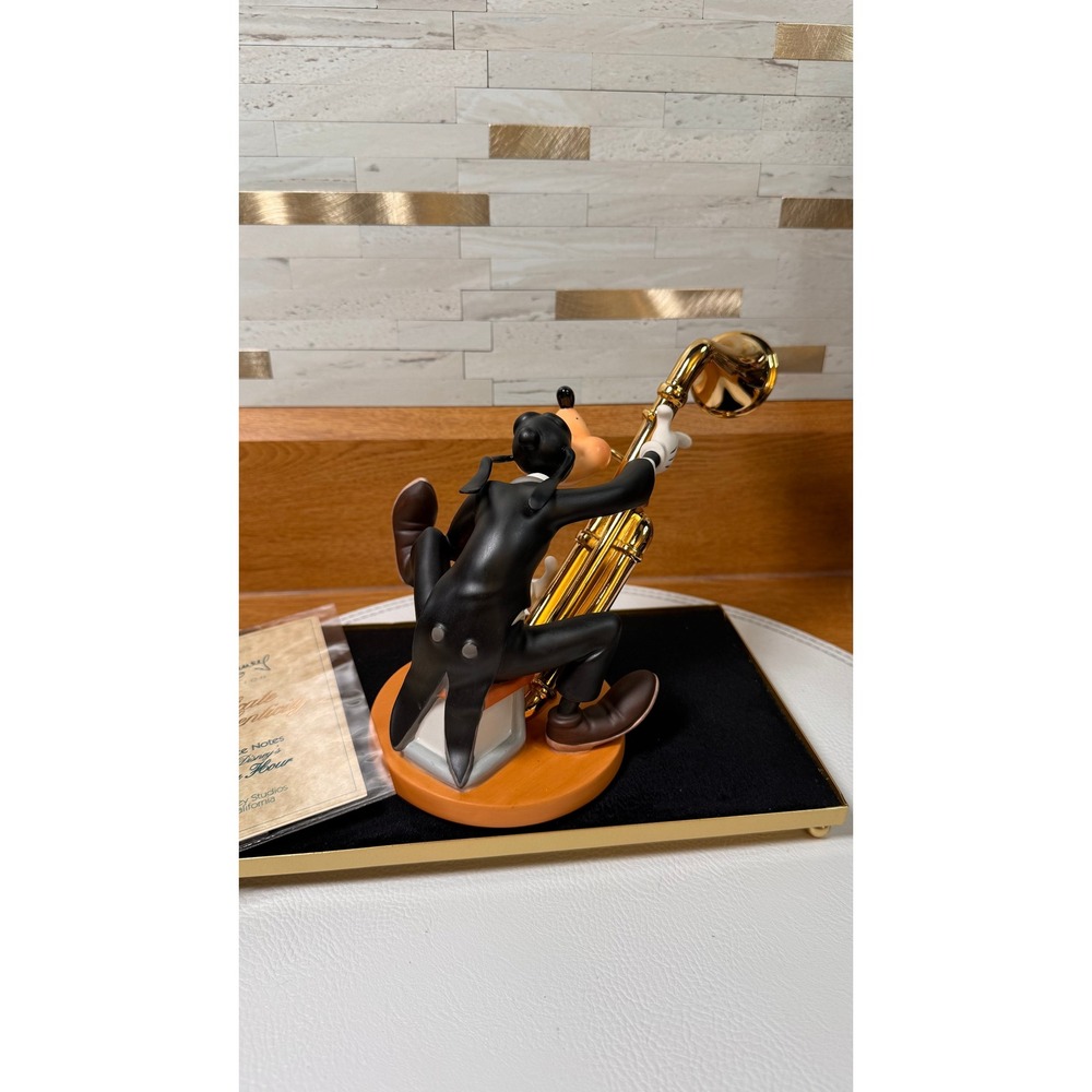 WDCC Goofy Symphony Hour‎ Goofy's Grace Notes Saxophone Figurine W/COA - Picture 2 of 8